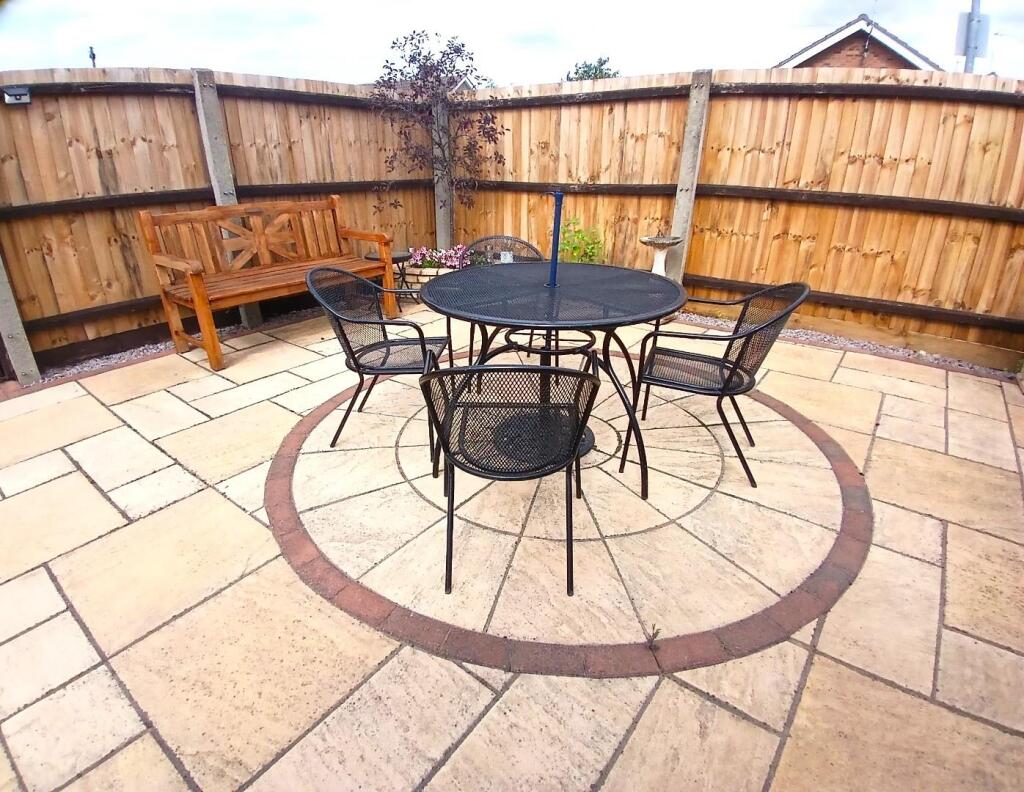 Patio 1.jpg
