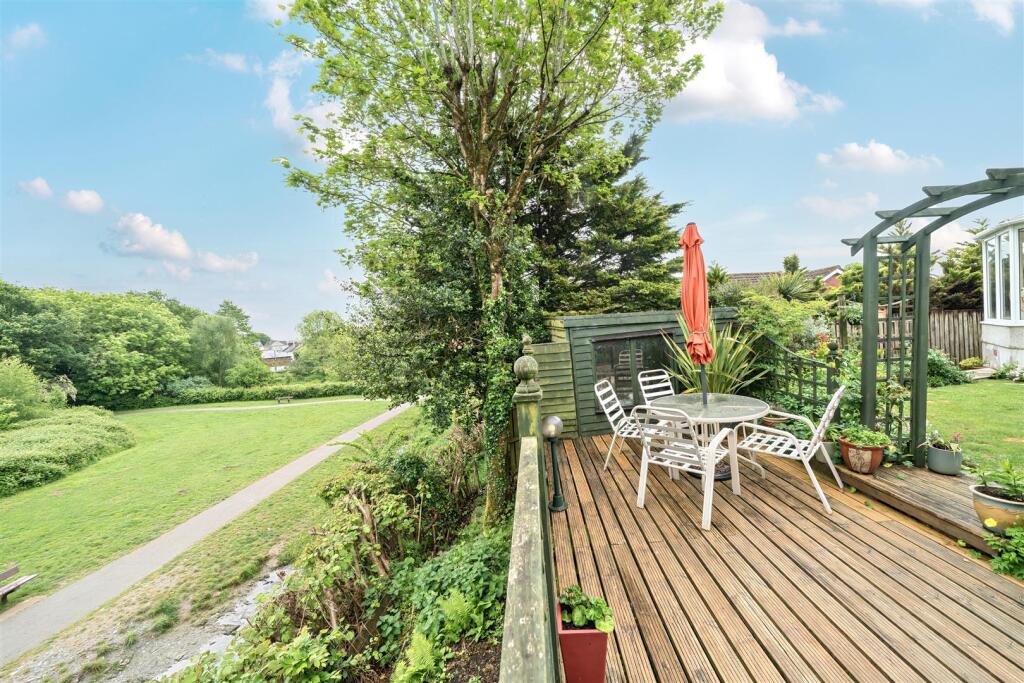 Badgers Decking Park Viewbl.jpg