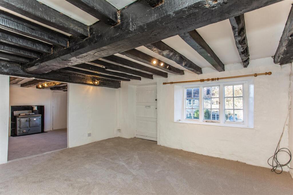 Thatch Cottage22.jpg