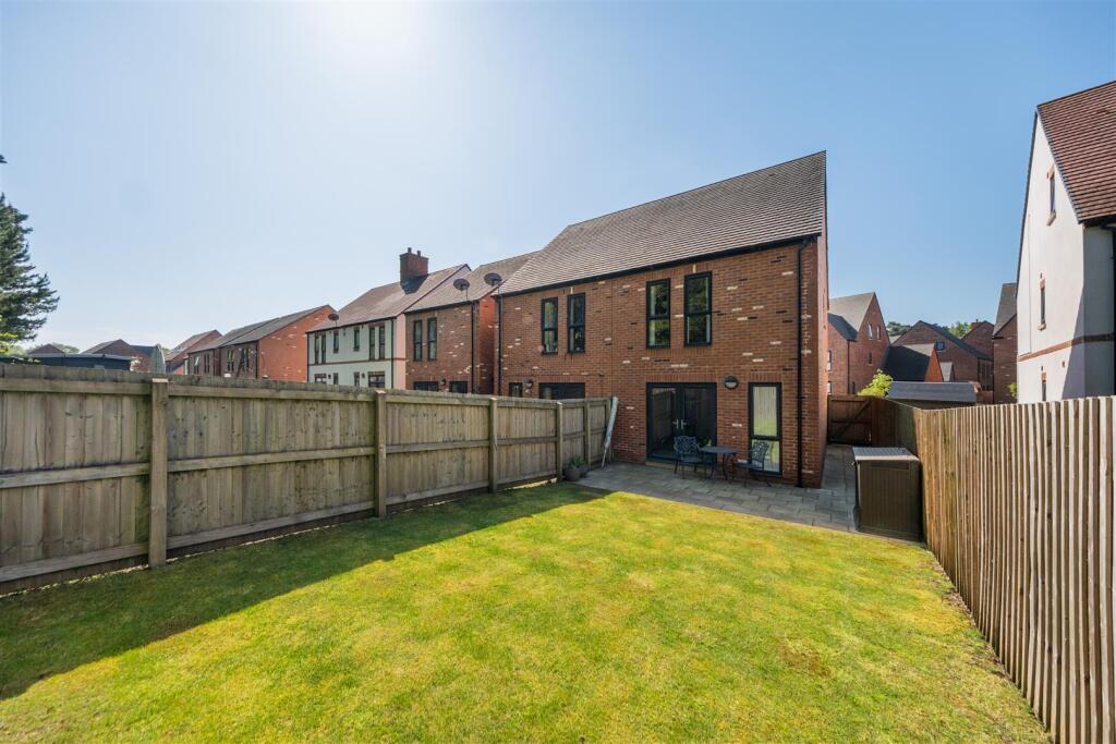 31 Mara Drive-2-042.JPG