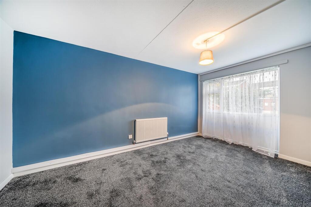 18 Cowan Close, Rugby (12).jpg