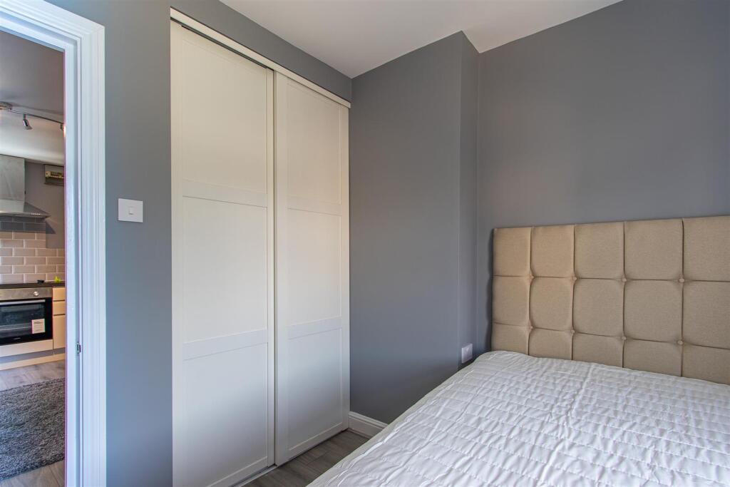 Ninian Road 13, 6-2.jpg