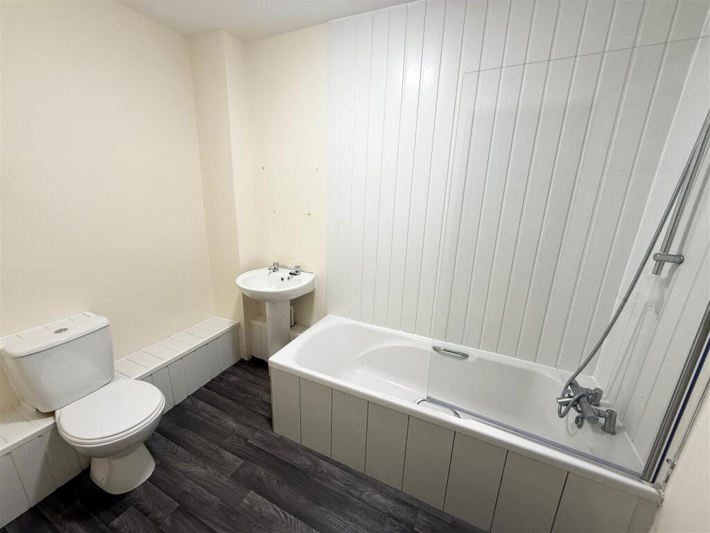 William Street Bathroom.jpg