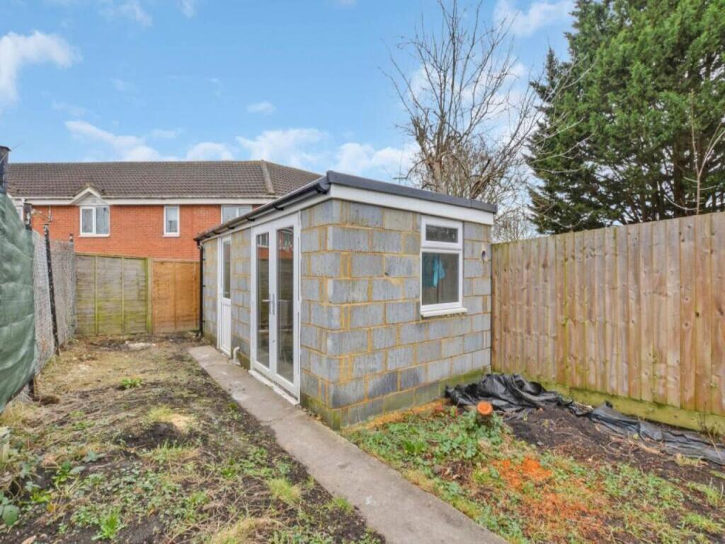 HOME OFFICE/OUT BUIL