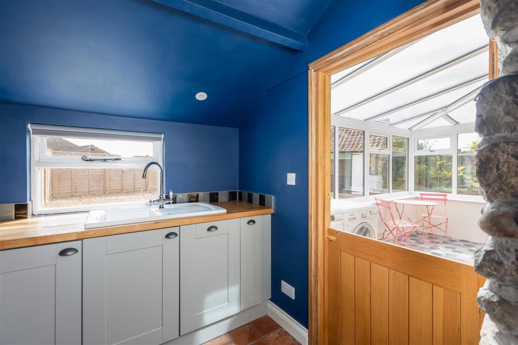 Westgate 50 Kitchen-3.jpg