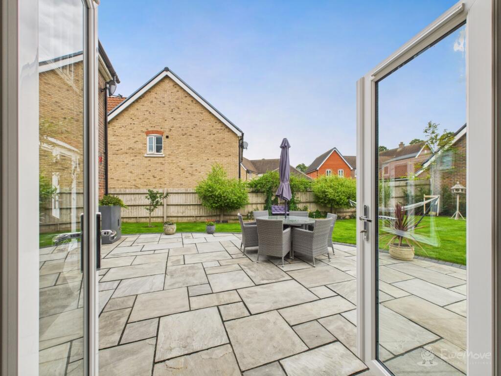 Lifestyle- Mark Stephens EweMove Newmarket and Soh