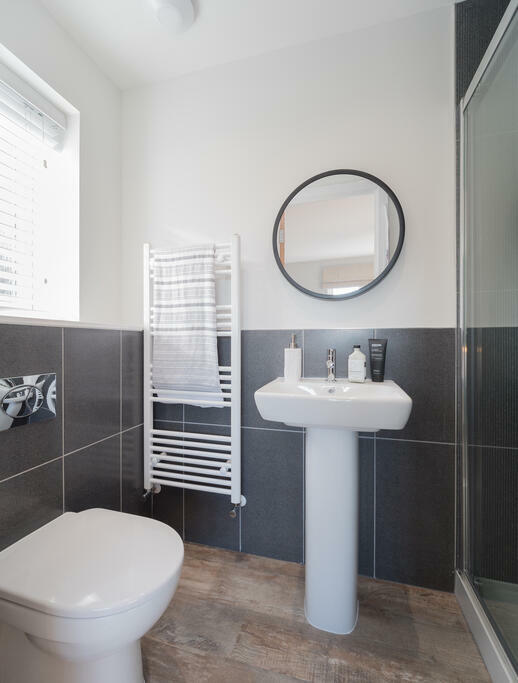 En-Suite 2