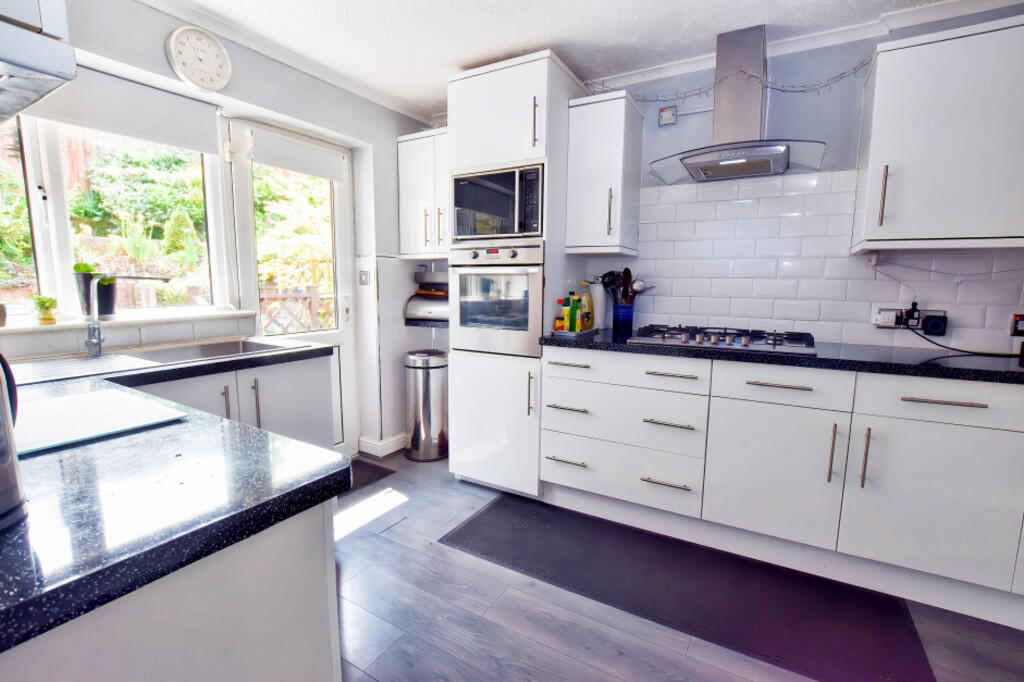 Kitchen 3