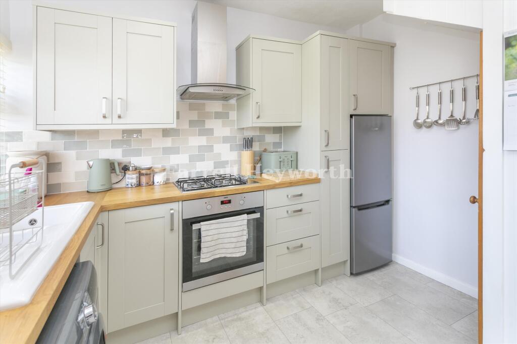 Kitchen diner view 4