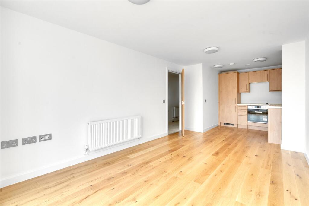 05 To Let 2 Bedroom Flat UB2 www.islingtonproperti