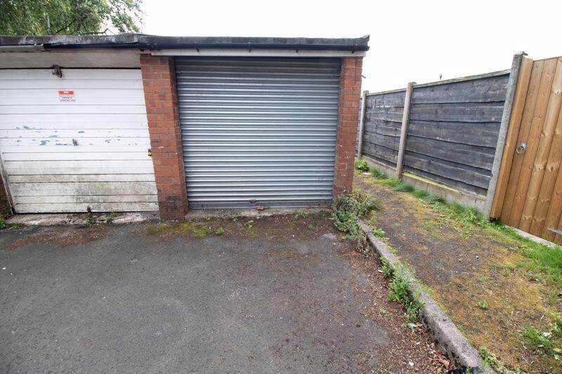 Garage (to the rear)