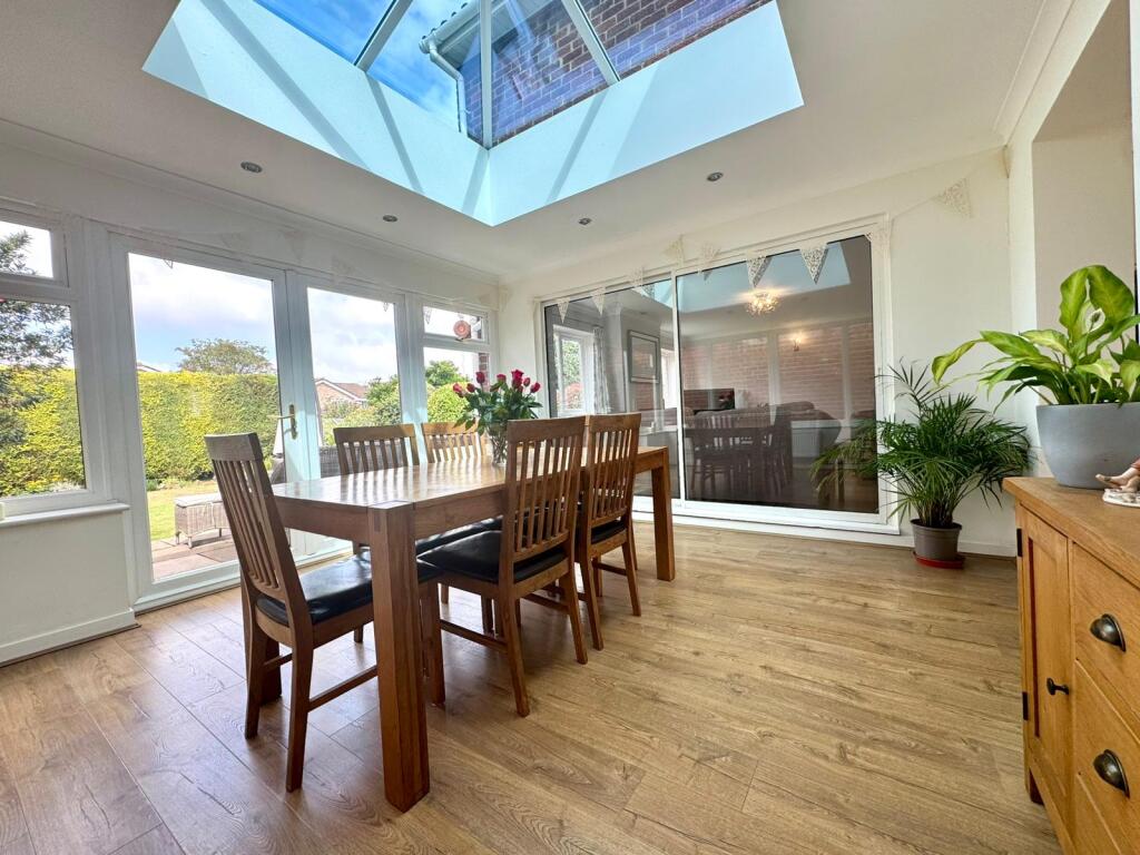 Conservatory / Dining Room