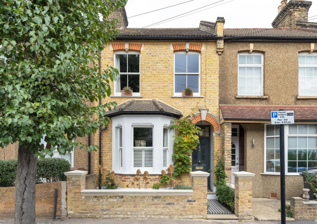 Cheneys Road, E11