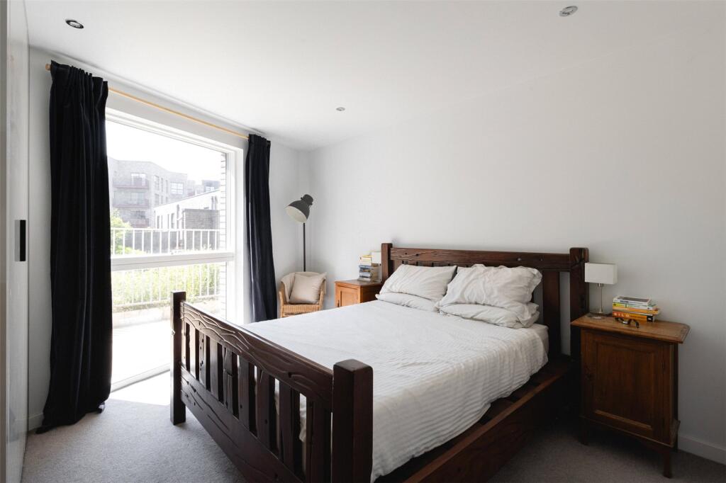 Studio House E20