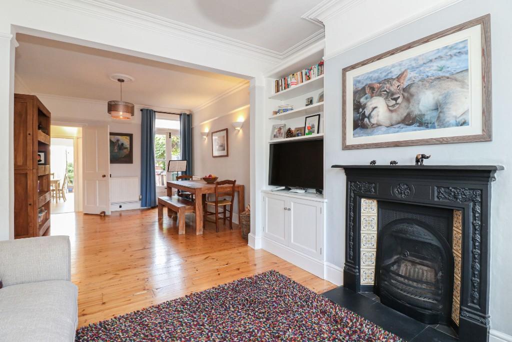 Sitting/dining room