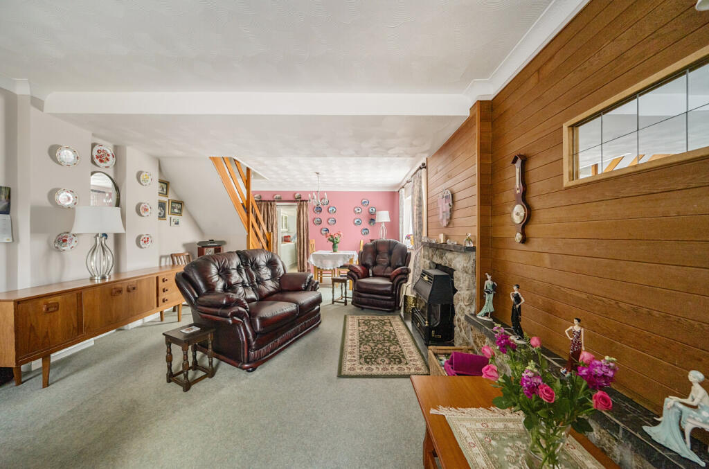 11-682212fc7be06-...