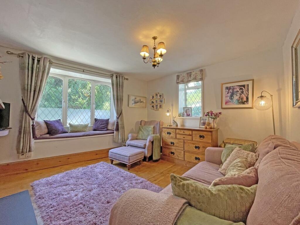 Hollow Hayes 1 NEW Lounge.jpg