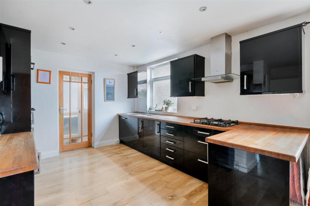 UPPER PINES, (14 FROM 24)-5.jpg