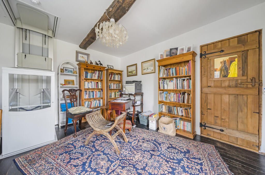 FRONT RECEPTION