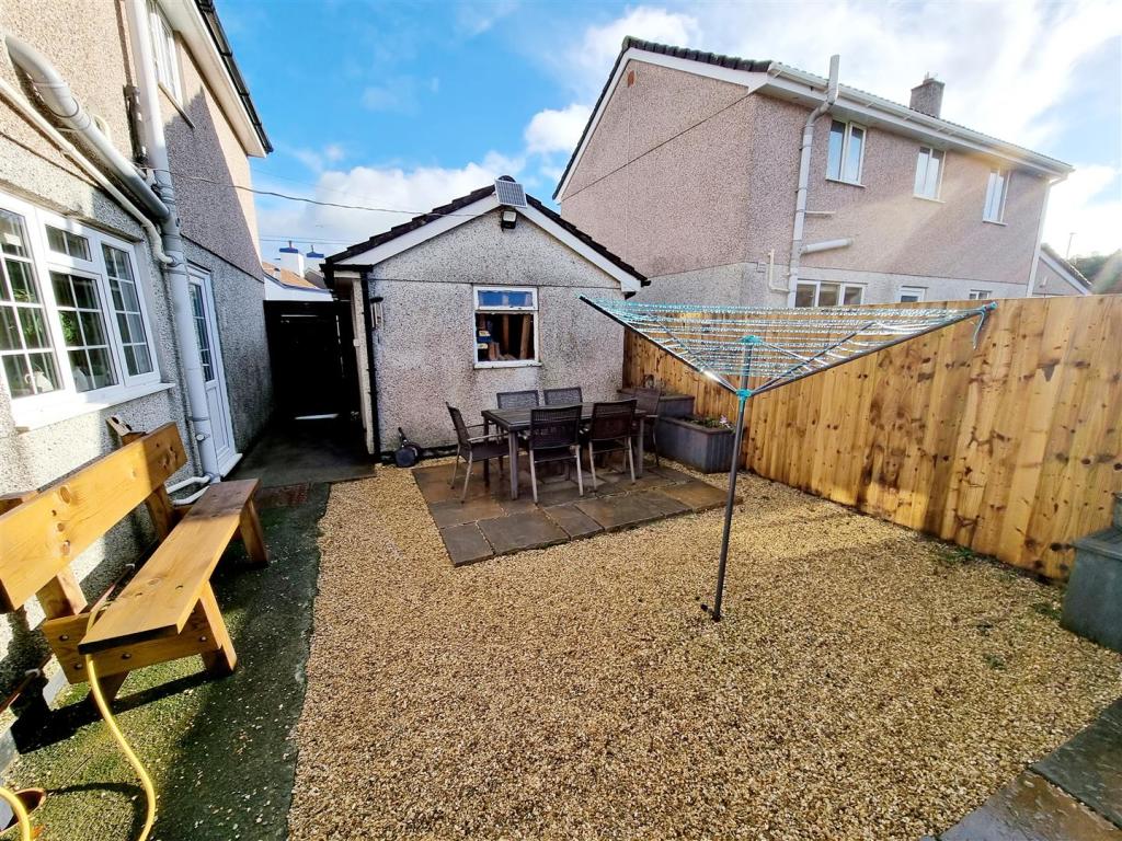 Rear Garden 1.jpg