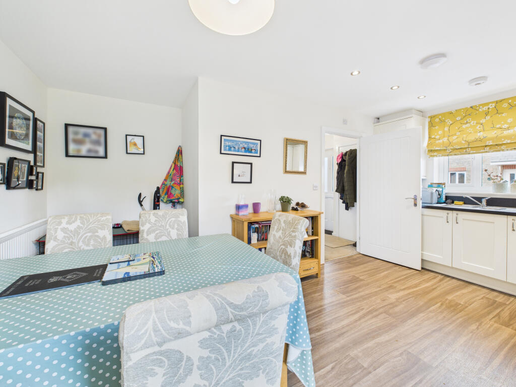 CAM05627G0-PR0014-STILL011