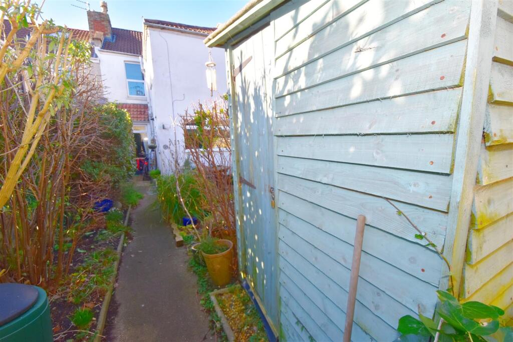 Rear view of property (1).jpg