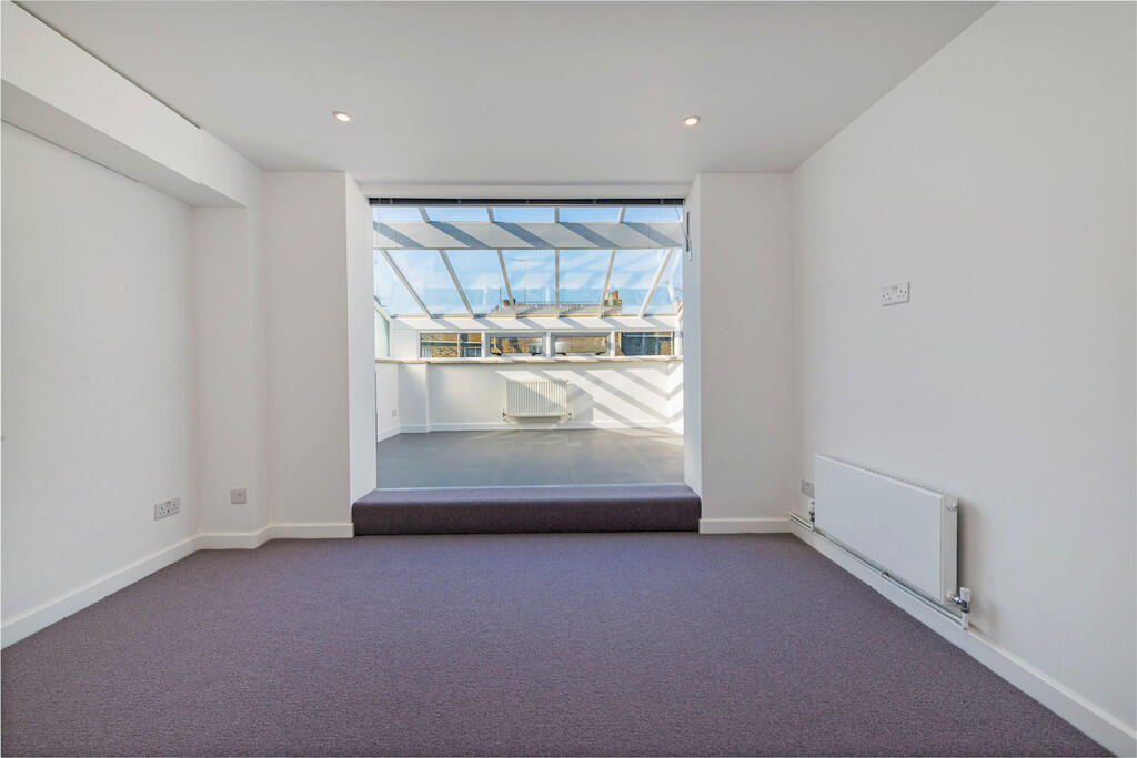 53 Slaidburn St B...