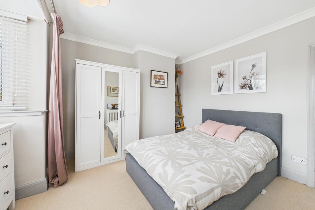 CAM03162G0-PR0248-STILL015