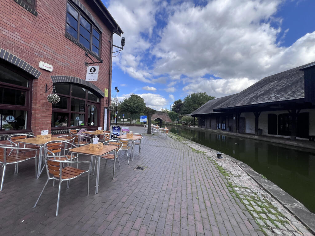 Canal Basin close by