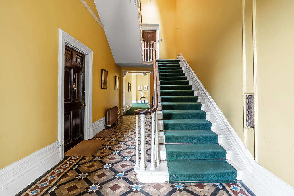f6-Southlands-House-38