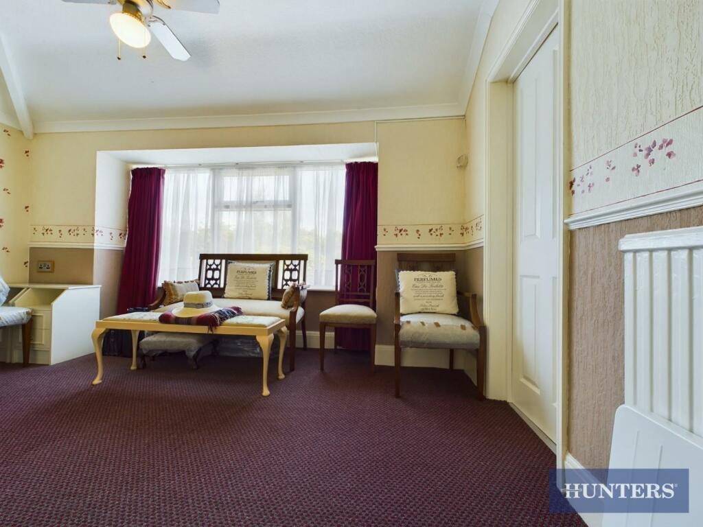 CAM01994G0-PR0053-STILL007.jpg
