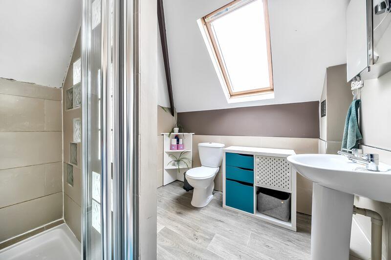 Ensuite Shower room