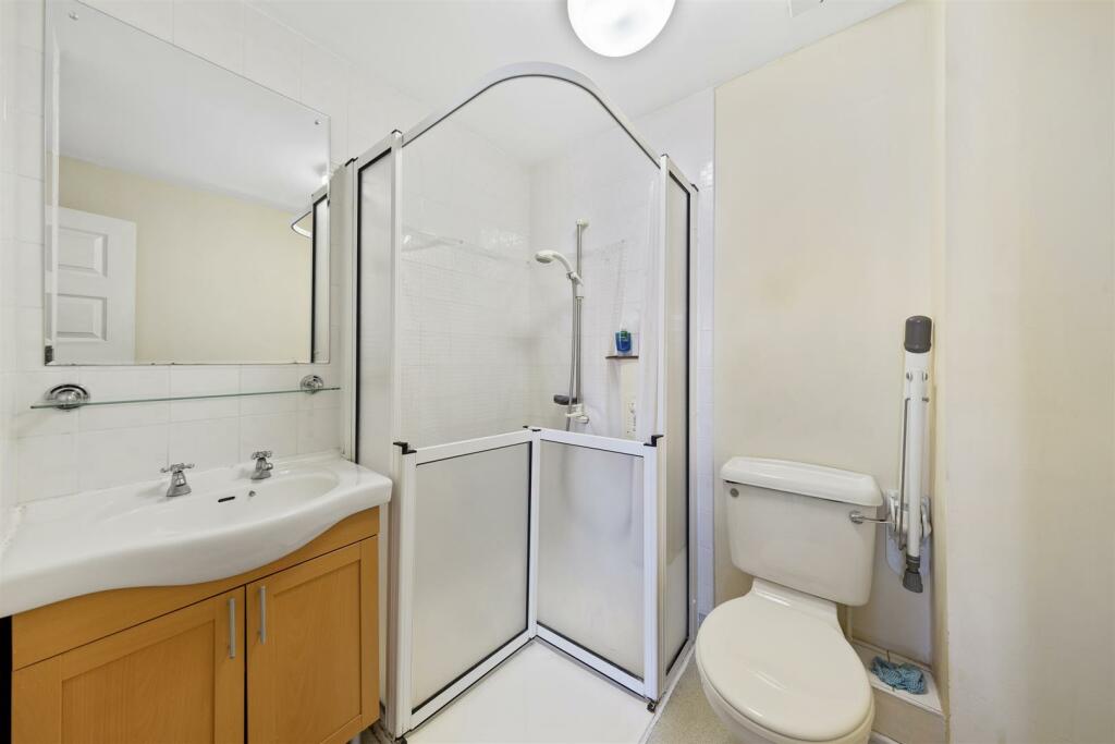 Right Hand Semi Shower Room