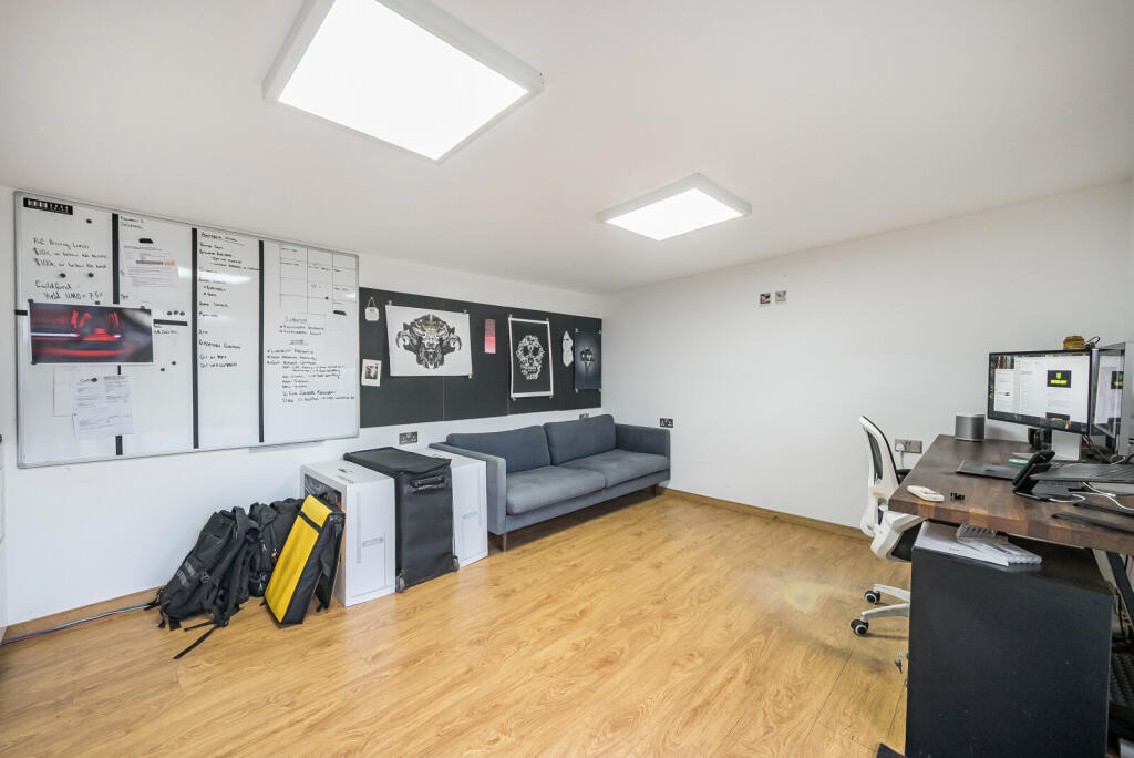 1365825-27-68ef6e...