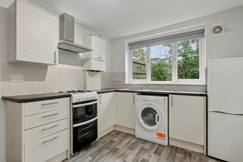 3.KITCHEN.jpg