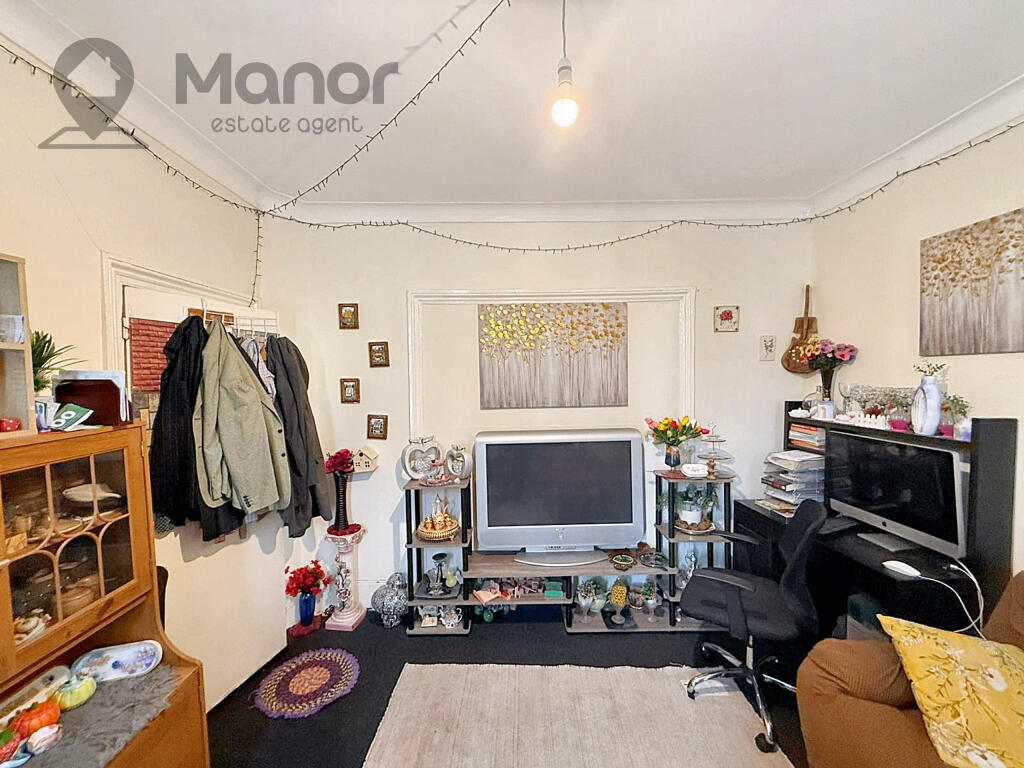 WhatsApp Image 2025-10-04 at 13.08.00 (2)