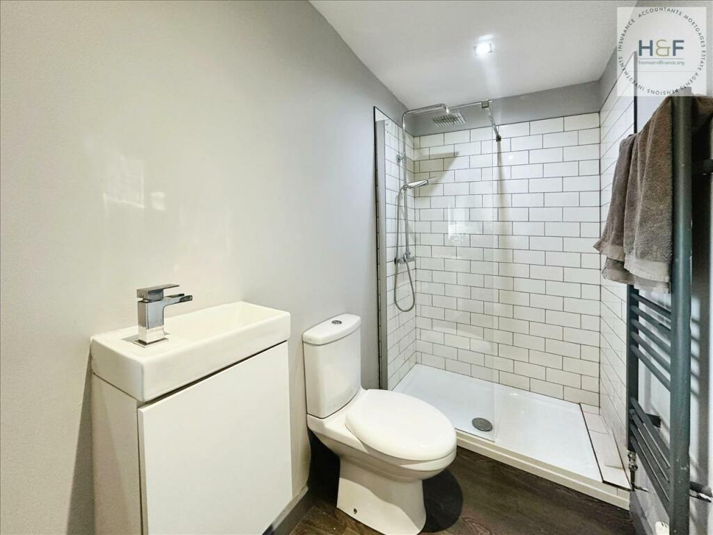 Utility/Shower Room