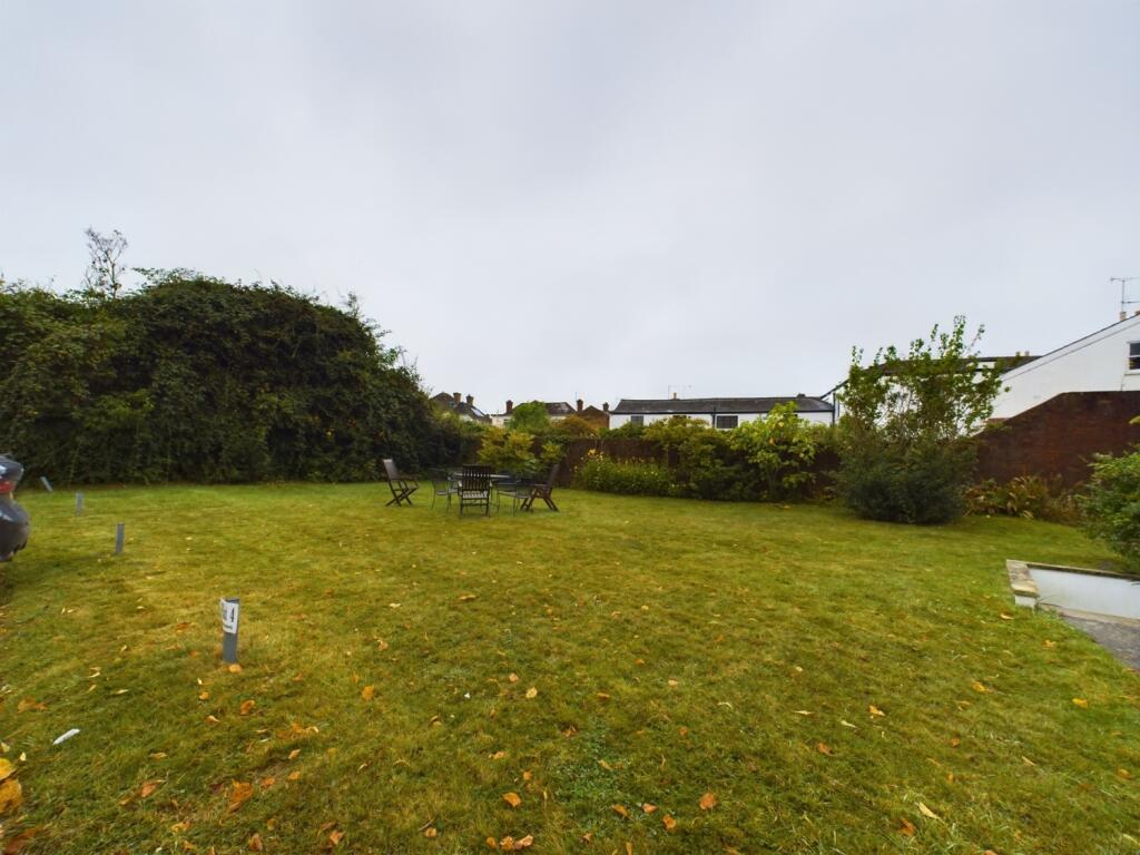 CAM01740G0-PR0273-STILL010