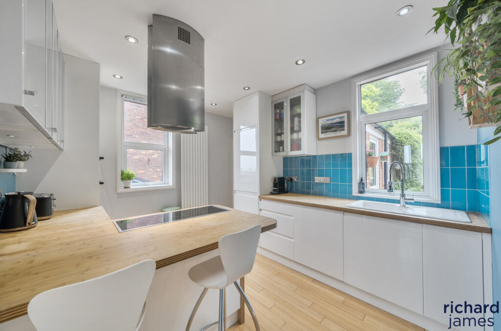 5baaede7f7cf43559a173ece0b41eb94