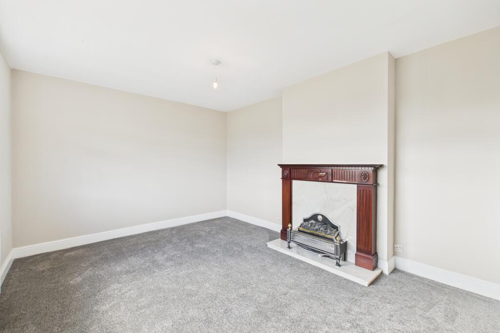 CAM04201G0-PR0107-STILL001