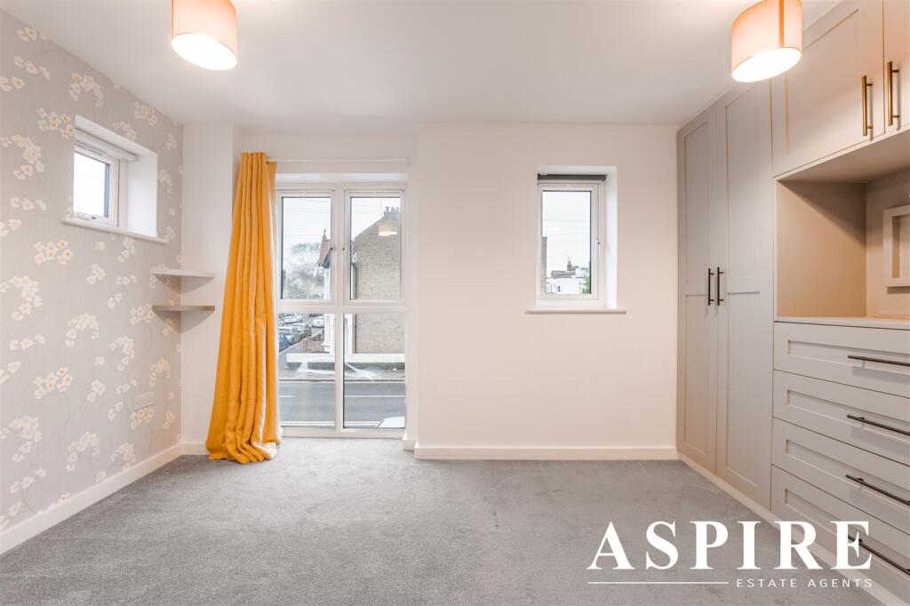 281 FAIRFAX DRIVE-13-12-24-20.jpg