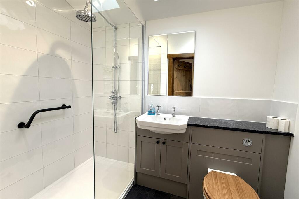 Shower Room (Ground Floor).JPG