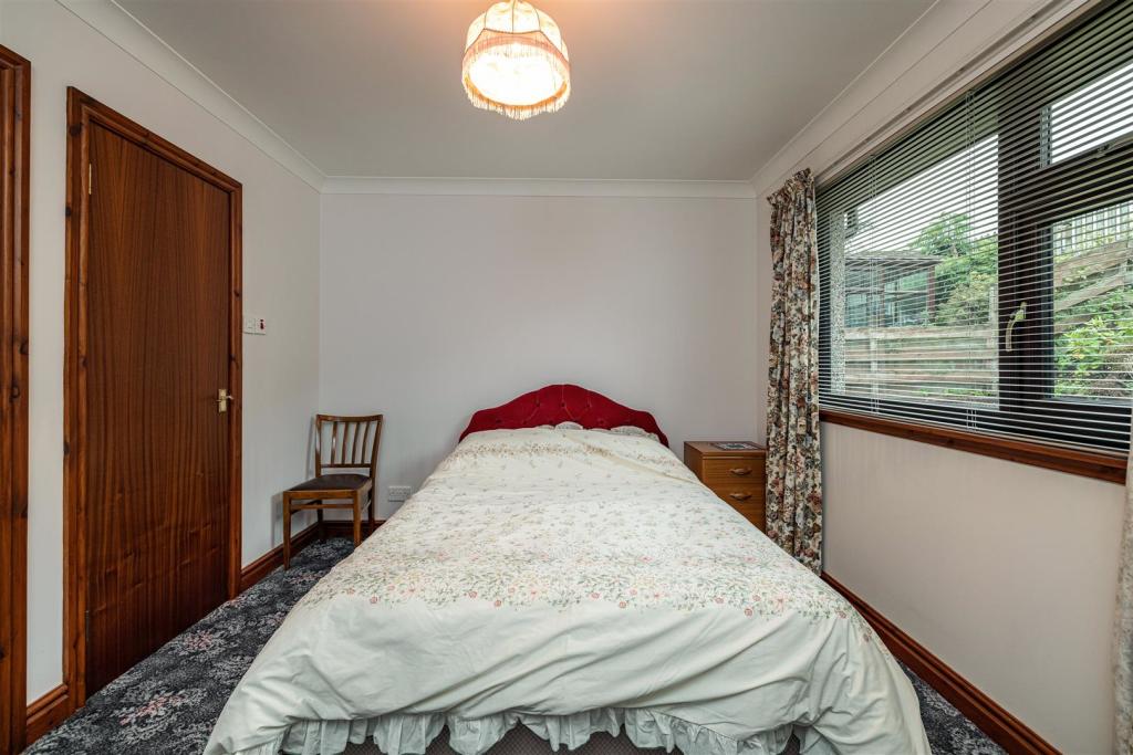 2 Kingsknowe Gardens Galashiels 19.JPG