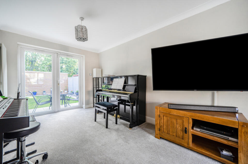 1330986-3-689b235...