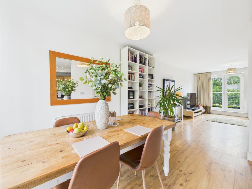 Open Plan Living/Dining Area