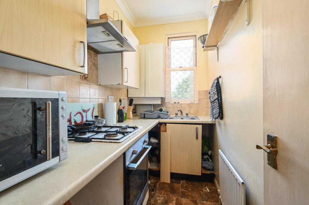 F3 172 old shoreham rd bn3 (3).jpg