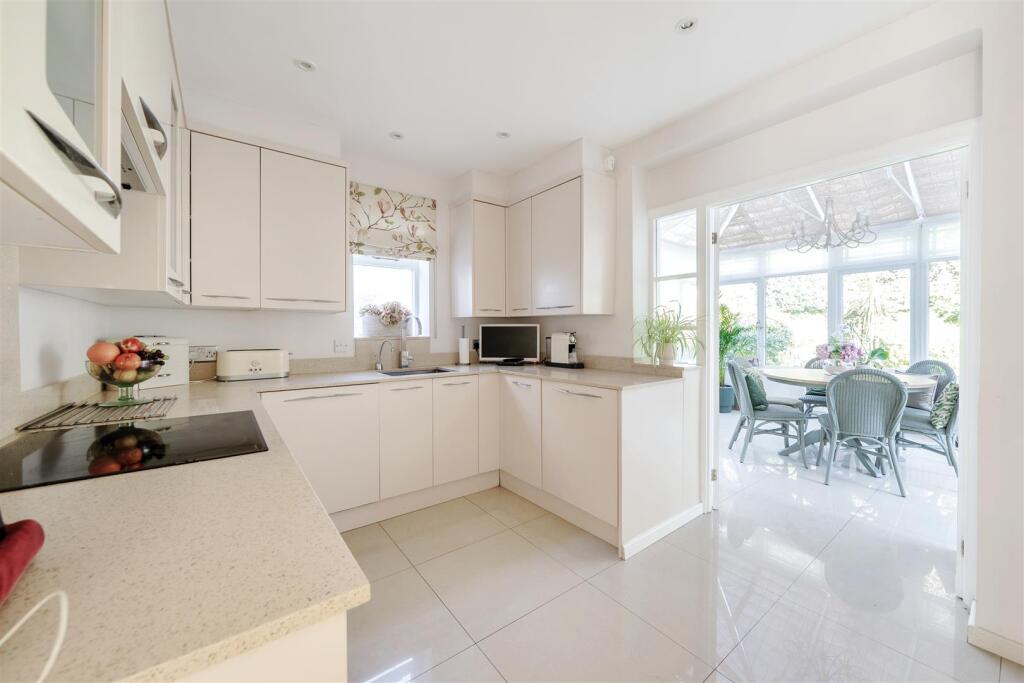 Kitchen: