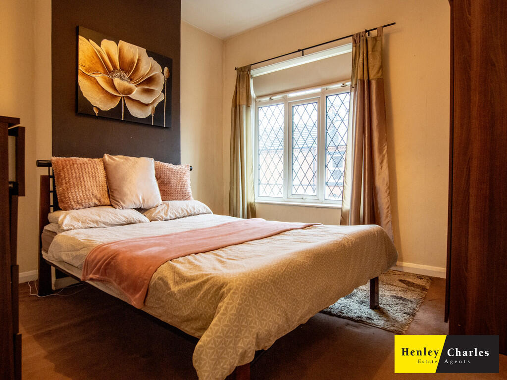 29 grav bedroom