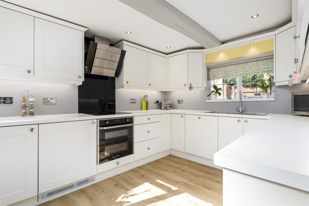 Kitchen_1.jpg