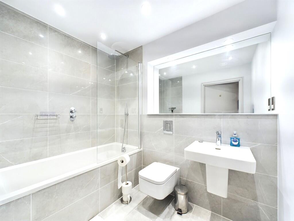 Main Bathroom
